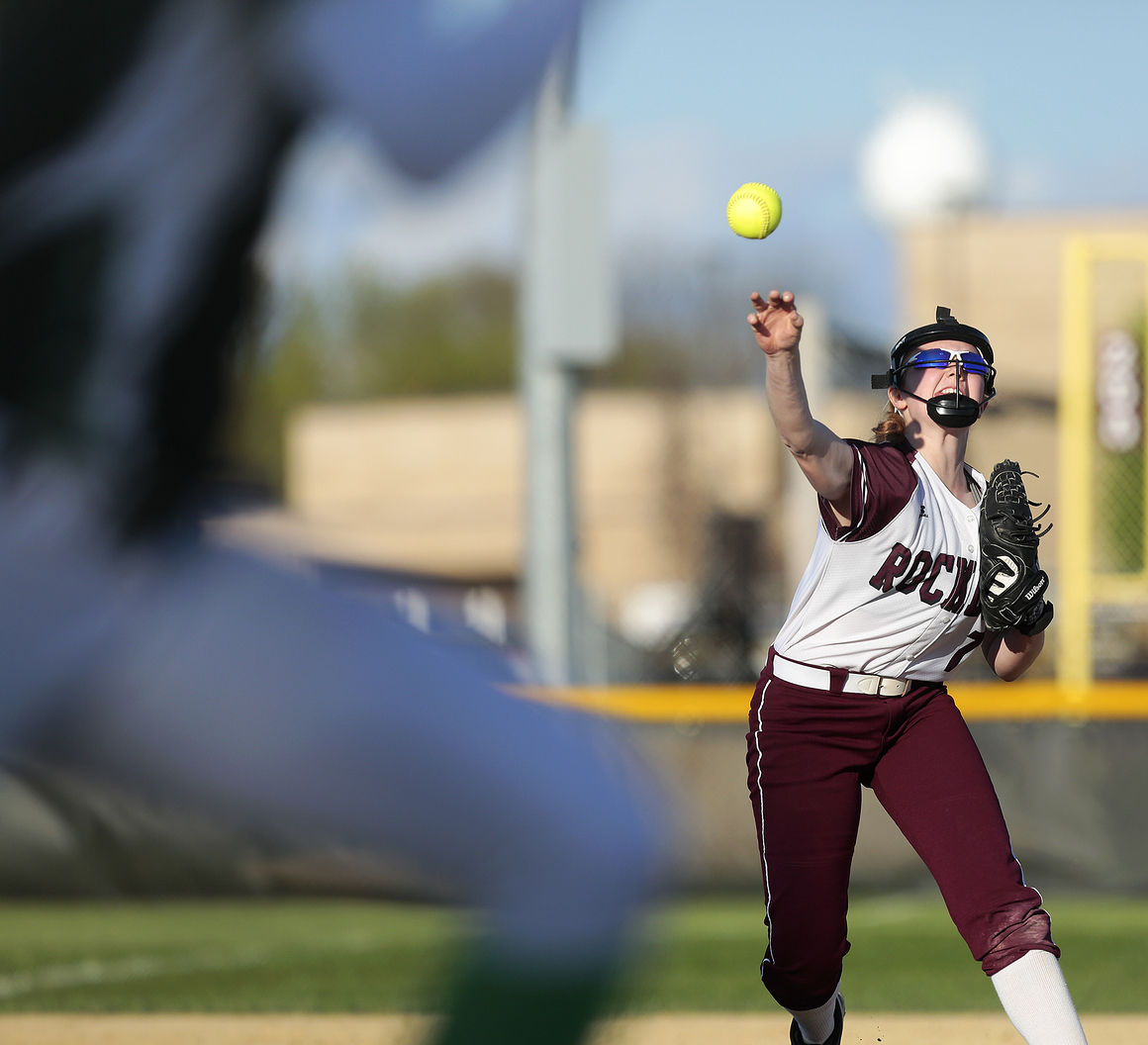 Rockridge softball standout Thomas verbally commits to Loyola